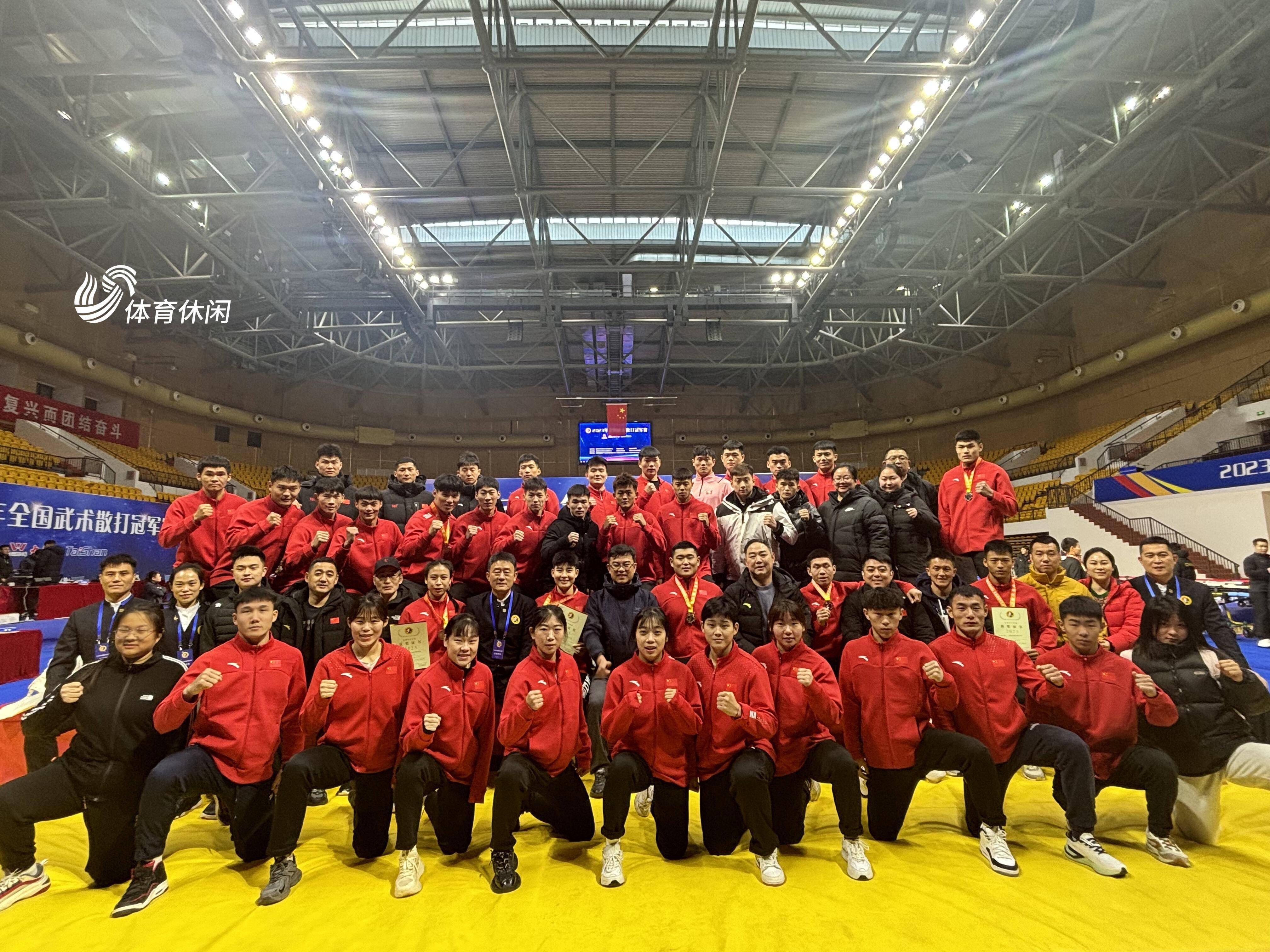 散打选手实力横扫对手，完胜晋级