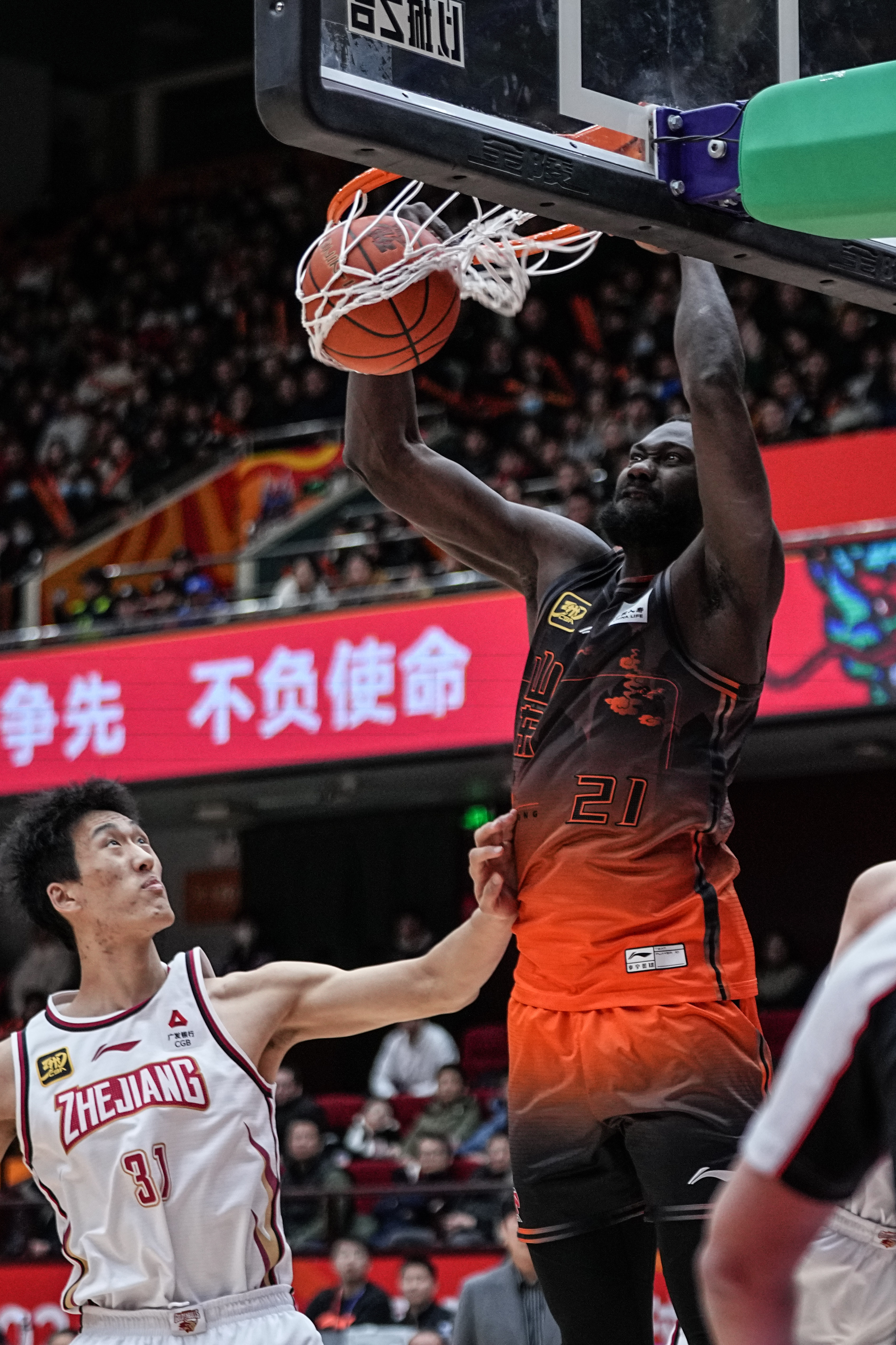 关于热身赛精彩拉开序幕，球星个个斗志昂扬的信息