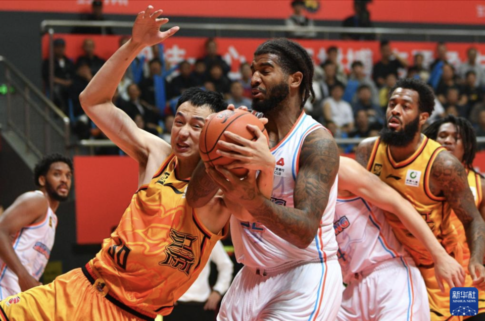 江苏男篮主场告捷,成功保级关键一战 江苏男篮主场告捷,成功保级关键一战