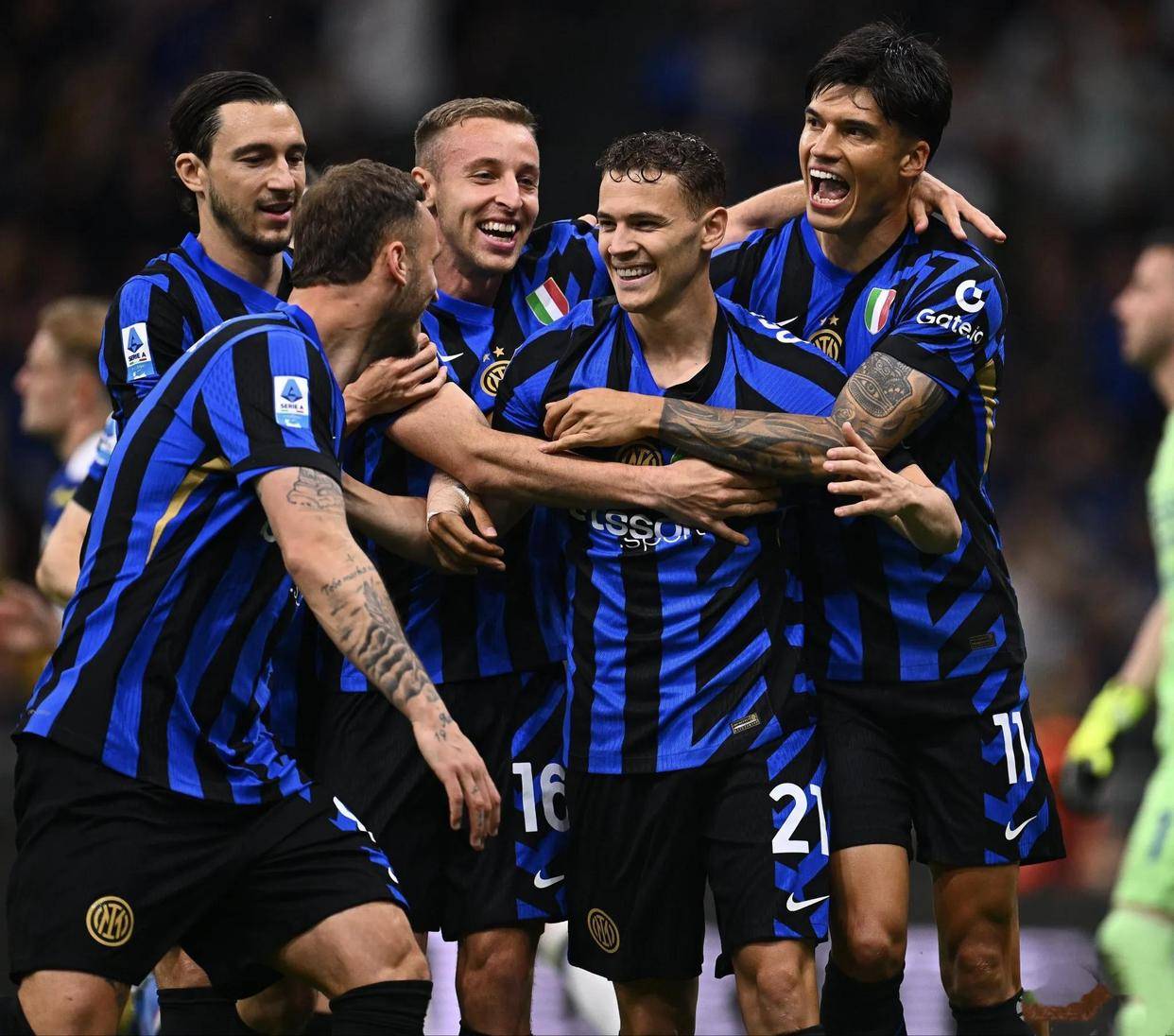 意甲豪门碾压对手，积分榜榜首之争进入白热化