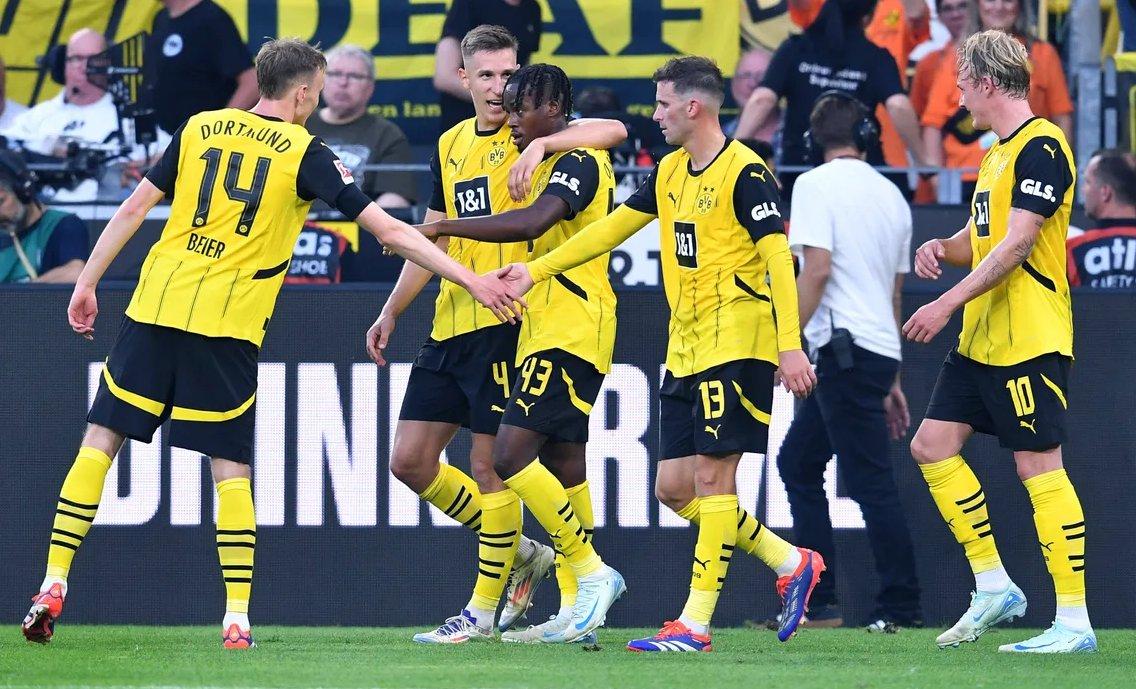 多特蒙德客场狂胜，斯图加特遭遇惨败主场难保优势