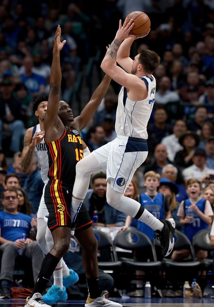 独行侠击败老鹰，东契奇砍下28分