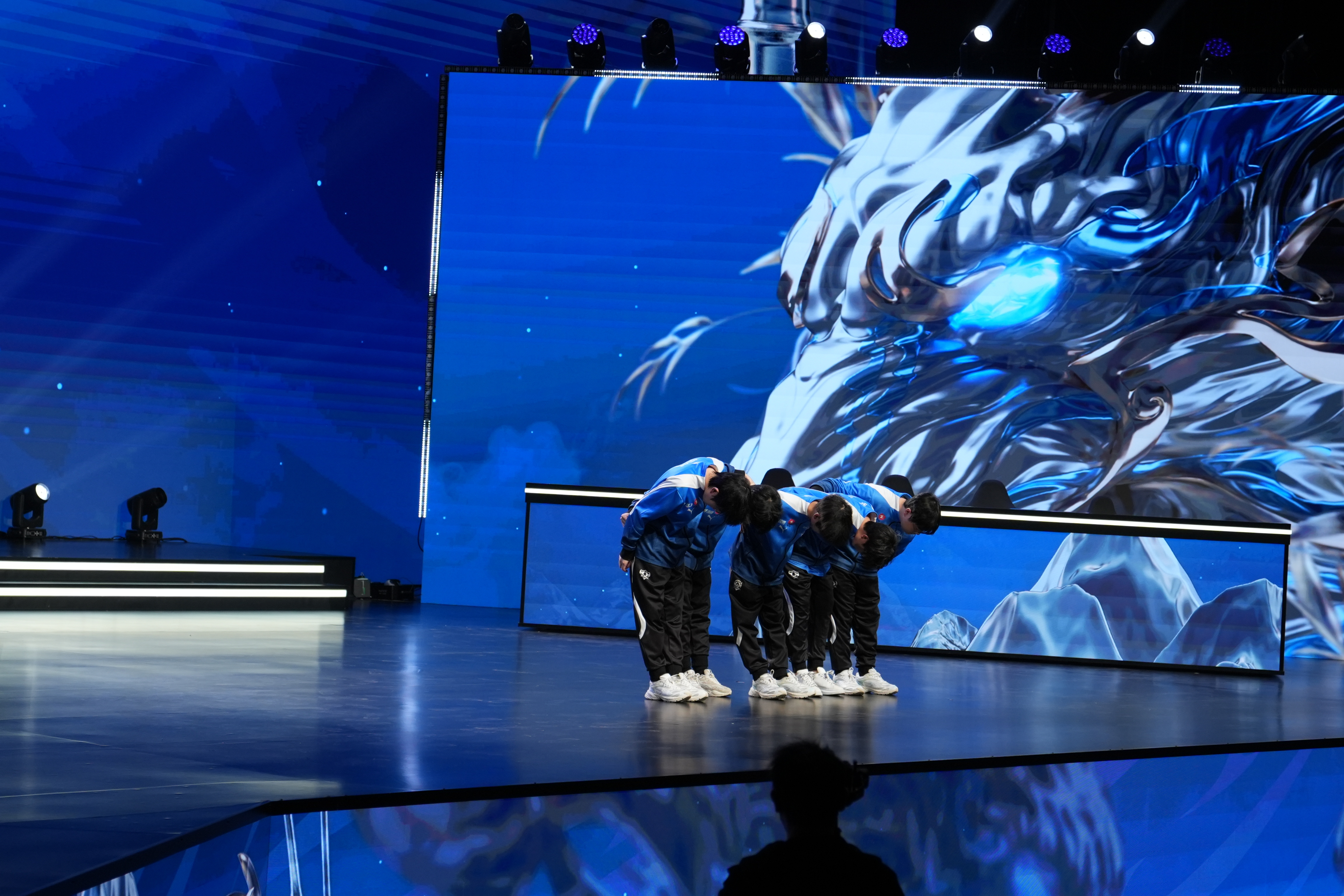 夺冠热门遭逆袭充满悬念的比赛进入白热化时刻的简单介绍 夺冠热门遭逆袭充满悬念的比赛进入白热化时刻的简单介绍