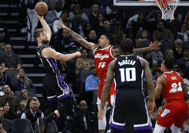 福克斯狂砍37分!国王险胜灰熊 福克斯狂砍37分!国王险胜灰熊