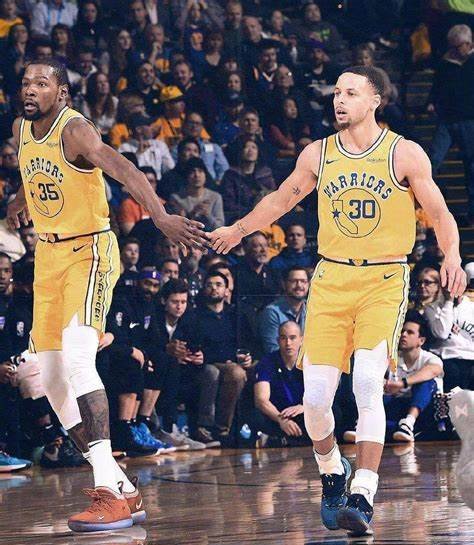 勇士轻取黄蜂，格林三双表现